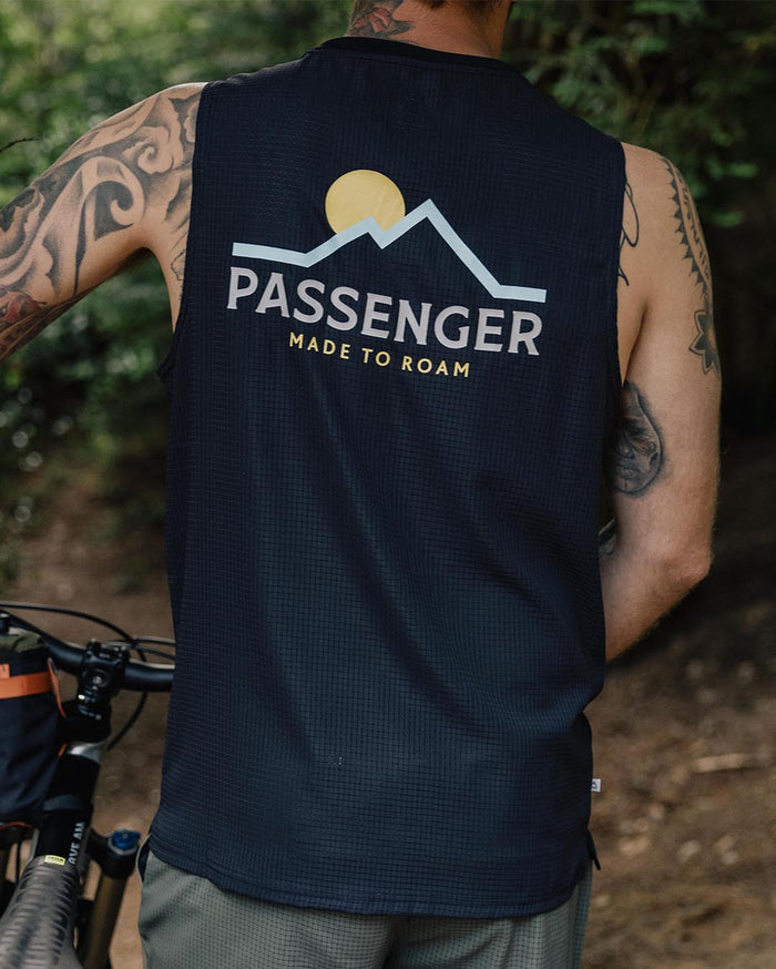 Calling Active Vest - Black